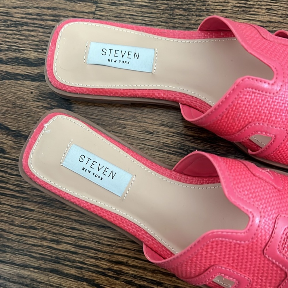 Steven by Steve Madden Hadyn Sandal NEW
Size 6.5 - Picture 2 of 7